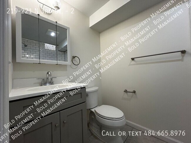 Photo - 219-221 N 3rd St.-2 Unidad 2