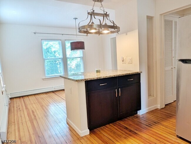 Photo - 836 River Rd