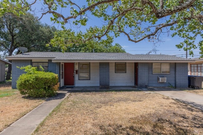 Building Photo - 214 Antrim Dr Rental