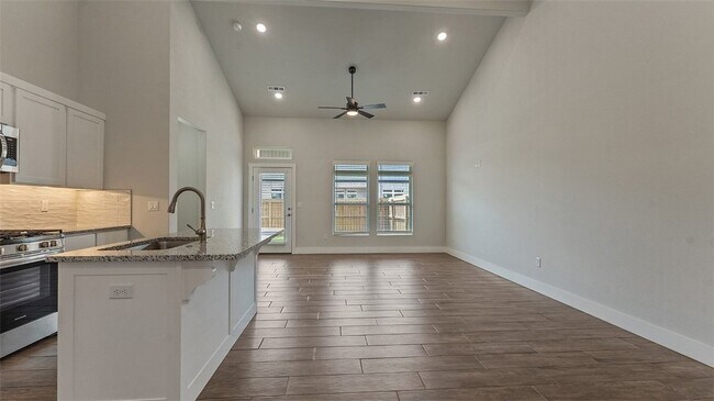Photo - 491 Azurite Rd