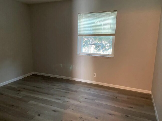 Photo - 204 21st Ave Pl