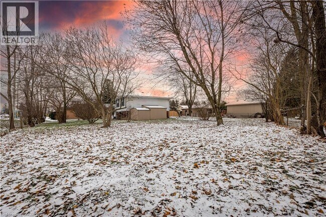 Photo - 598 Mapledale Ave