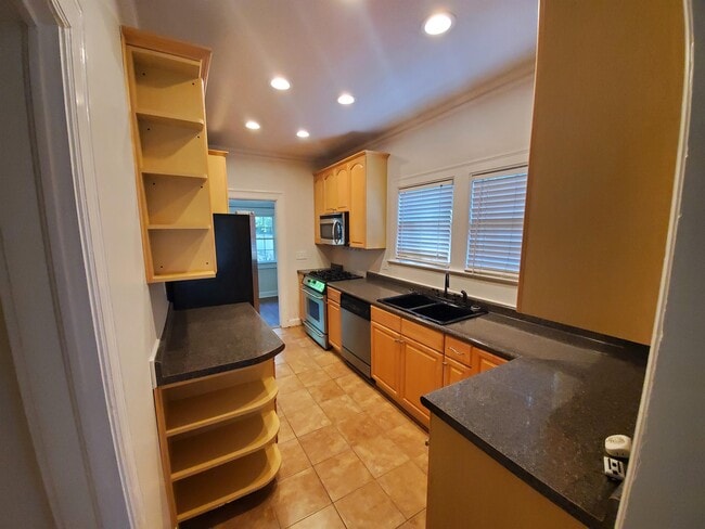 Photo - 2747 Arbor Ave SE