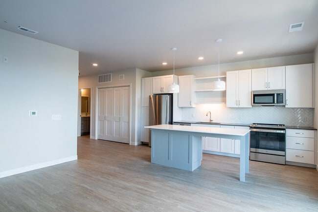 Photo - Avenir Apartments