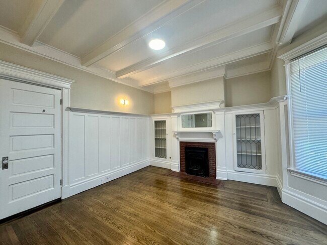 Photo - Renovated FLAT w/ laundry in the HEART of ...