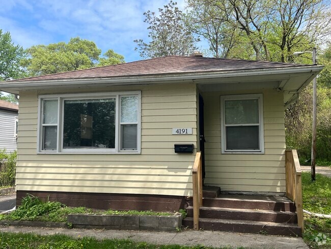 Building Photo - 4191 Pierce St Rental