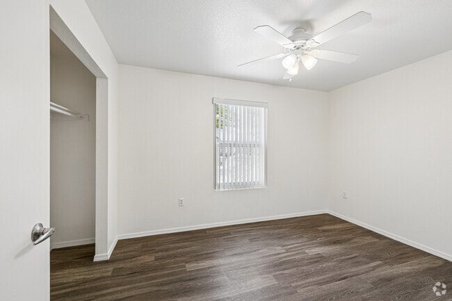 2BR, 1BA - 817SF - Second Bedroom