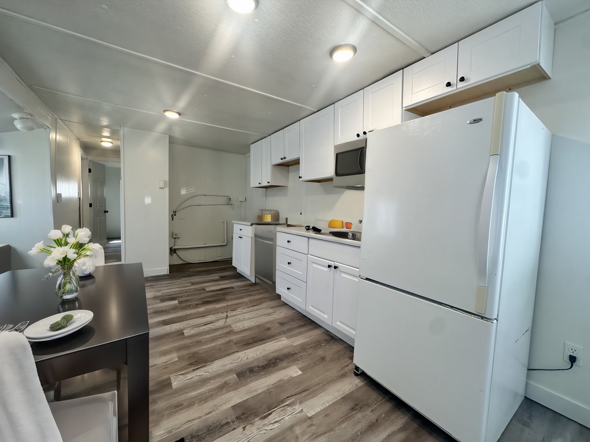 Photo - 500 S Main St Unidad T18