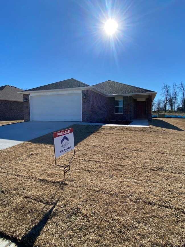 Photo - *NOW PRELEASING!*-Three Bedroom | Two Bathroom Home in Fox Tail