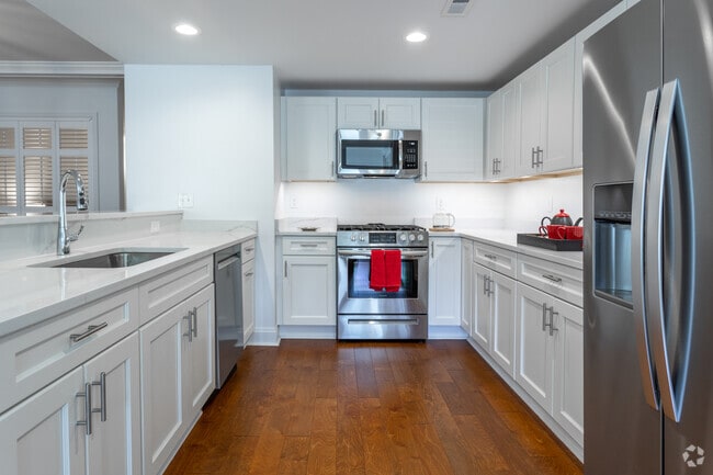 Ivymount - 1 Bedroom, 1 Bath - 1,000 - 1,070 Sq. Ft.