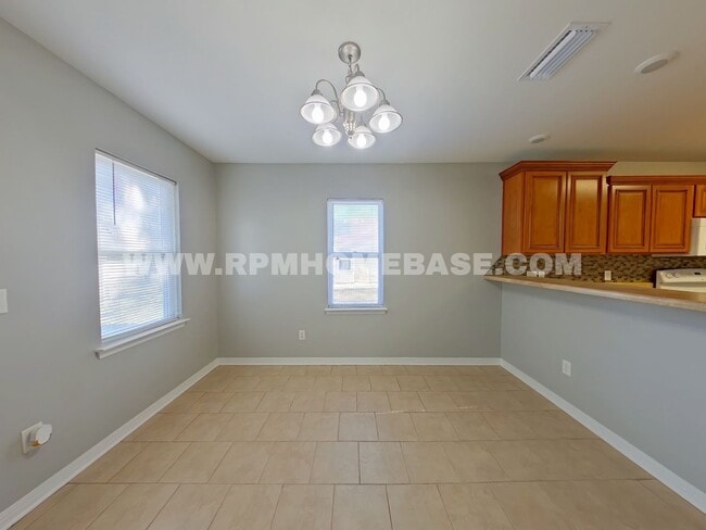 Photo - Charming 3-Bedroom Home on a Corner Lot with Spacious Yard – Pet Friendly!