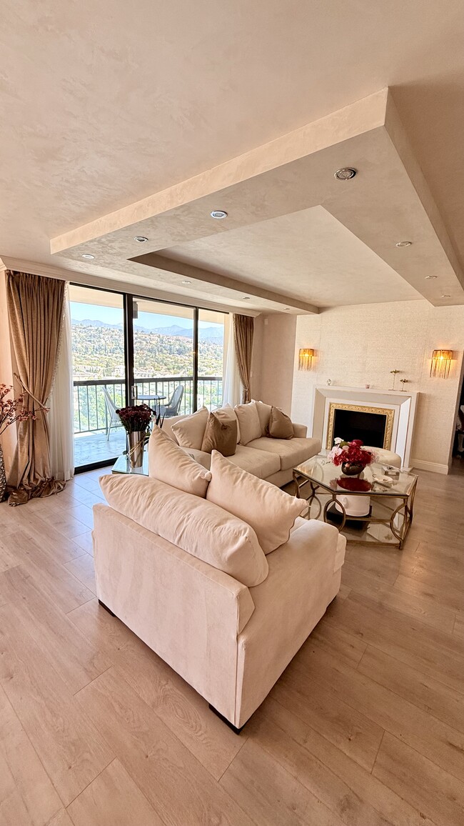 Photo - 222 Monterey Rd Unidad 904