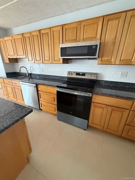 Building Photo - 35 Park Ave Unit 6T