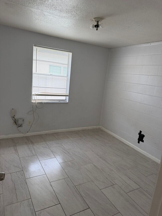 Photo - 8105 N Klondyke St Unit B