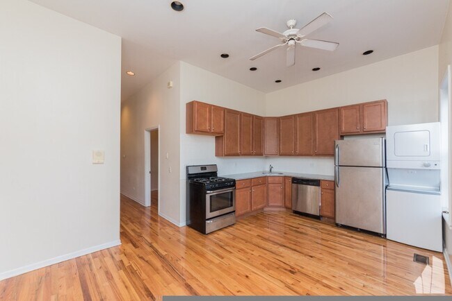 Photo - 2454 N Southport Ave Unidad 1F