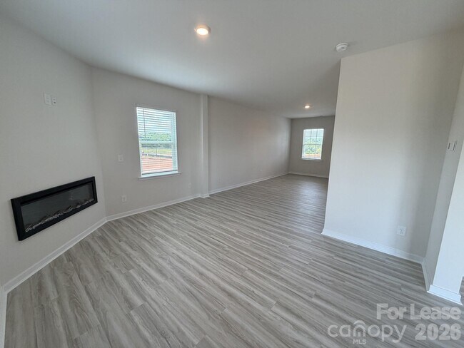 Photo - 270 Mary Locke Wy
