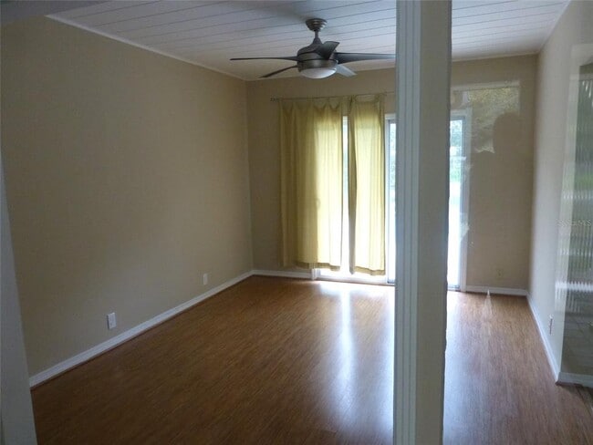 Photo - 513 Carolyne St