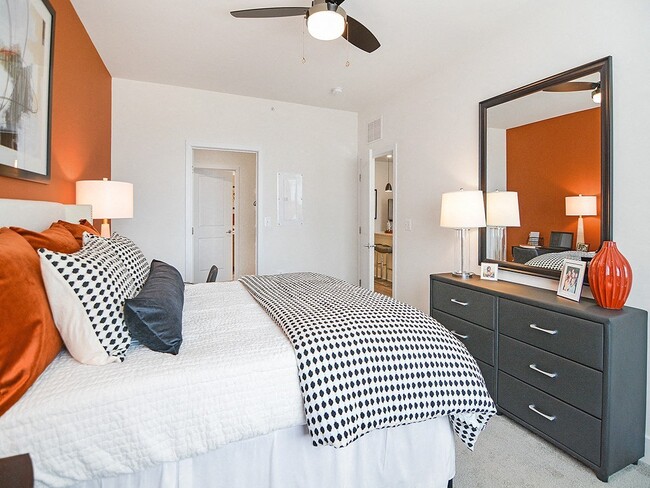 Fieldside Grande Apartments & Townhomes