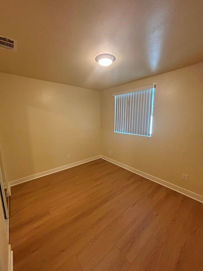 Photo - 619 W 83rd St Townhome