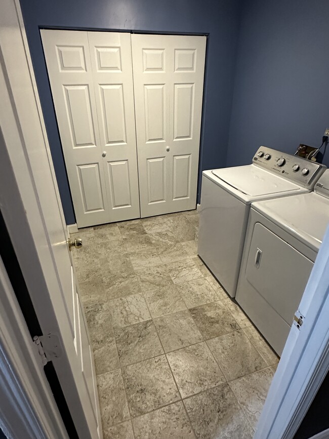 Laundry Room - 2818 Crestwick Pl Casa Adosada