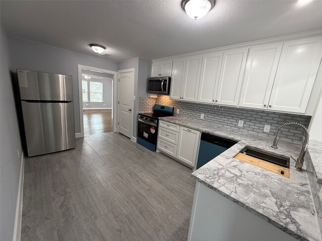 Photo - 1146 Majestic St