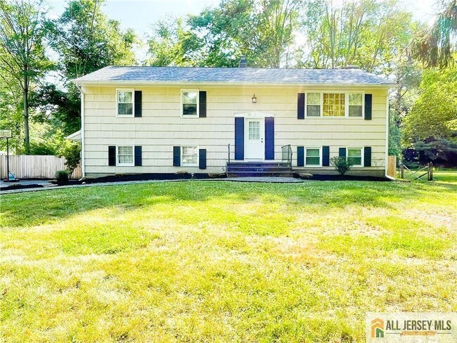 Photo - 94 Princeton Hightstown Rd Casa