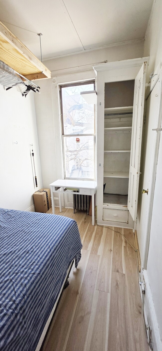 Building Photo - 70 Weirfield St