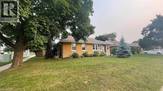 Photo - 39 Oakwood Ave