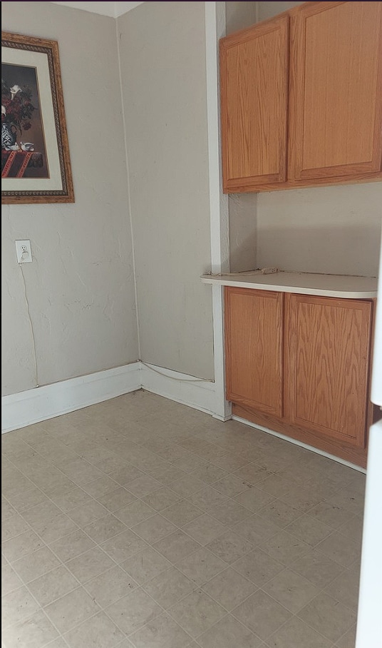 Photo - 1001 W Grand Ave
