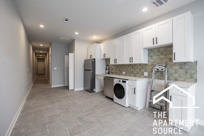 Photo - 5416 W Belmont Ave Unit 1