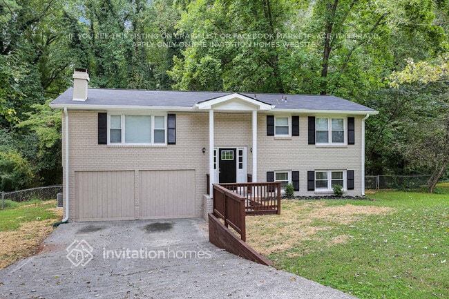 Building Photo - 27 Simpson Dr NE