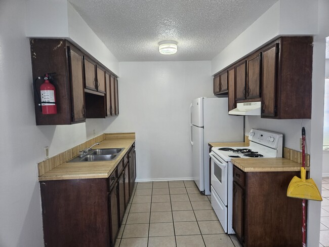 Photo - 100 Melrose Dr