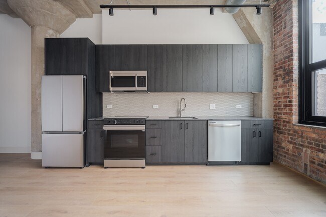 Photo - 871 N Franklin