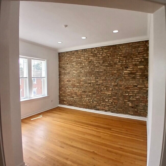 Photo - 4644 W Palmer St Unit 2