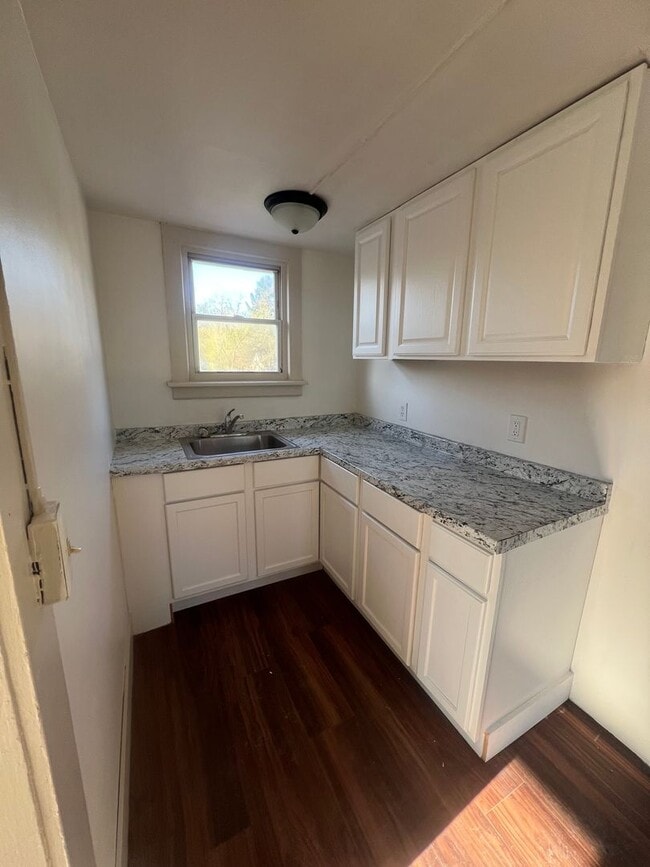 Building Photo - 2417 W Jolly Rd Unit 2