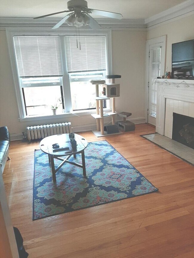 Photo - 1125 Davis St Unit F3