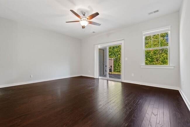 Photo - Freshly painted townhome at Lynn and Glenwood: Available Now!