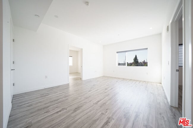 Photo - 1229 S Kingsley Dr Unit 301