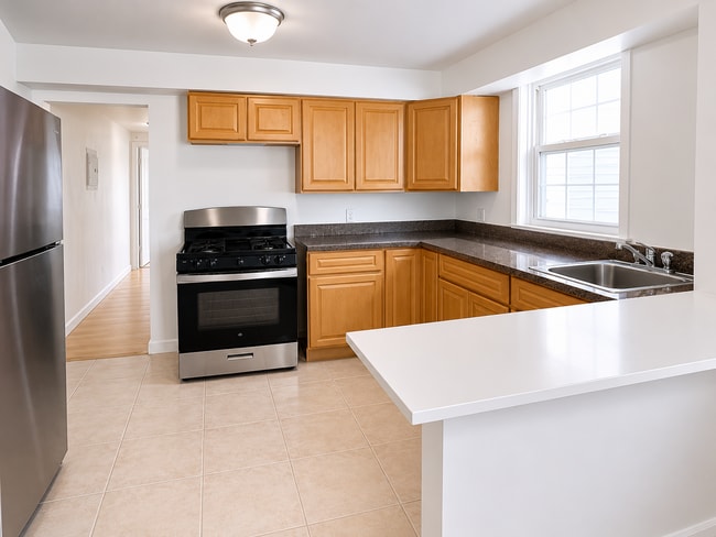 Building Photo - 3972 Bronx Blvd Unit 2S
