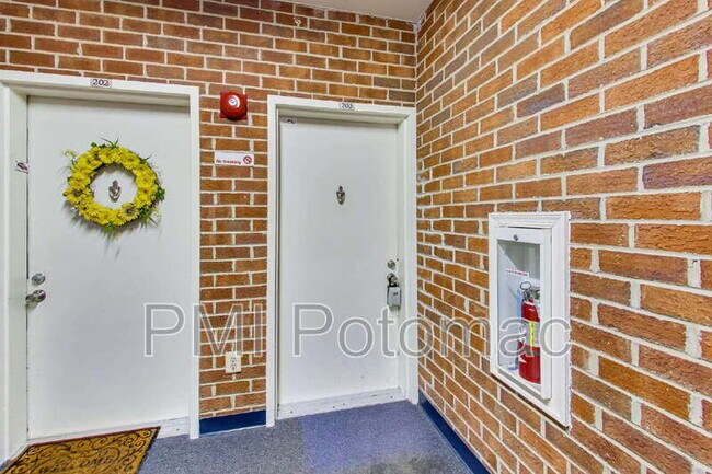 18310 Streamside Dr Unit 203