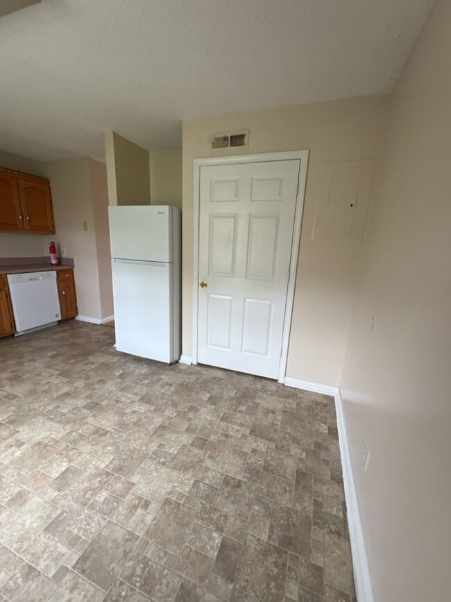 Photo - 540 W Stevens St