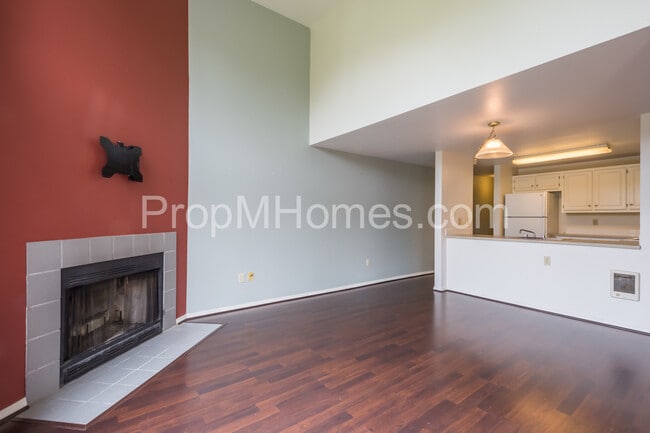 Photo - Courtyards at Springville - Great 2/2 Upper Level Condominium Available Now Unidad G16