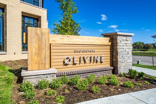 Photo - Olivine Littleton