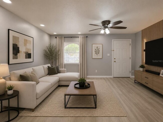 Photo - 775 Hillview Dr