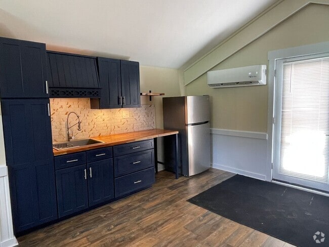 Building Photo - 17875 Birmingham Hwy Unit #1 Rental