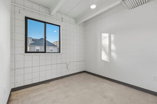 Photo - 415 S Weber St