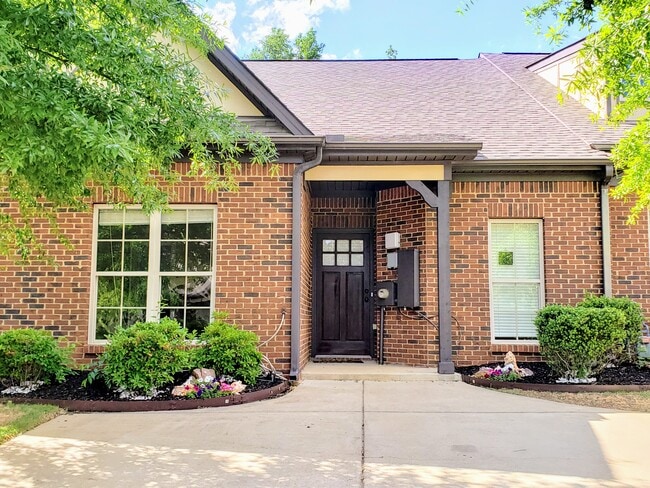 Welcome Home! - 150 Singapore Cir