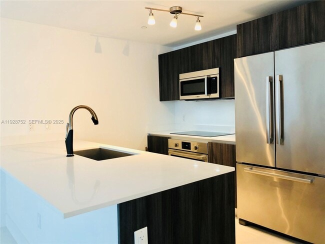 Photo - 488 NE 18th St Unit 907