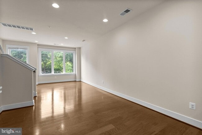 Photo - 10413 Fernwood Rd
