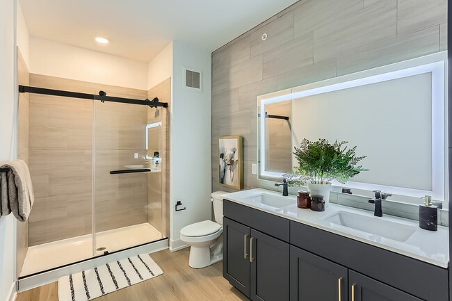 Baño | Ara Townhomes & Flats